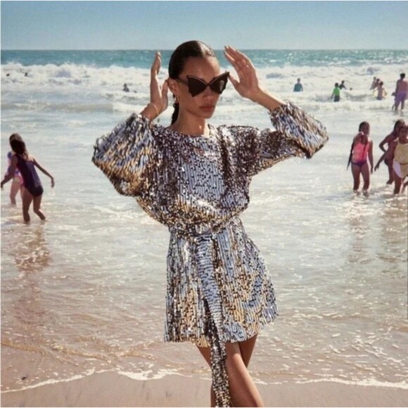 ZARA  SILVER SEQUIN MINI DRESS 2731/328 Size Medium - Picture 1 of 7